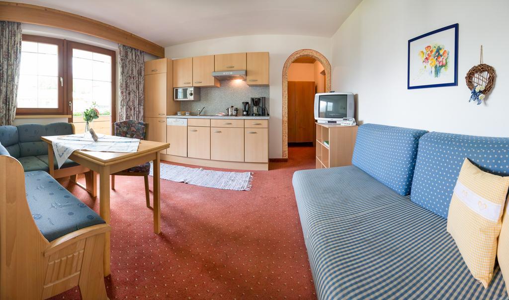 Pension Grubenhof Fulpmes Rom bilde