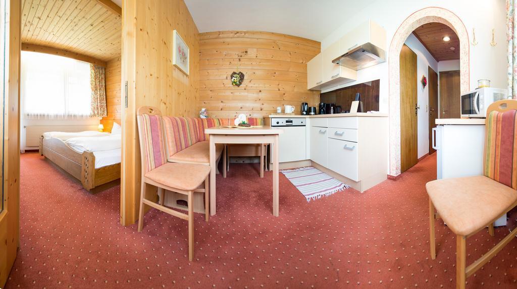 Pension Grubenhof Fulpmes Rom bilde